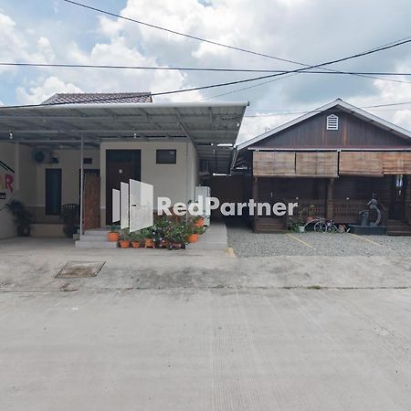 סמרינדה Langkar Guest House Syariah Mitra Reddoorz מראה חיצוני תמונה